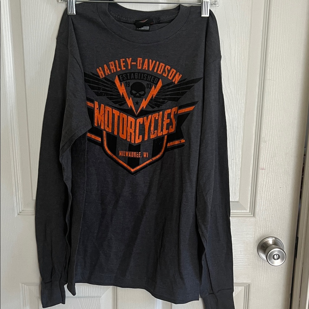 VINTAGE Harley-Davidson Men's Black Long Sleeve with Orange Graphic